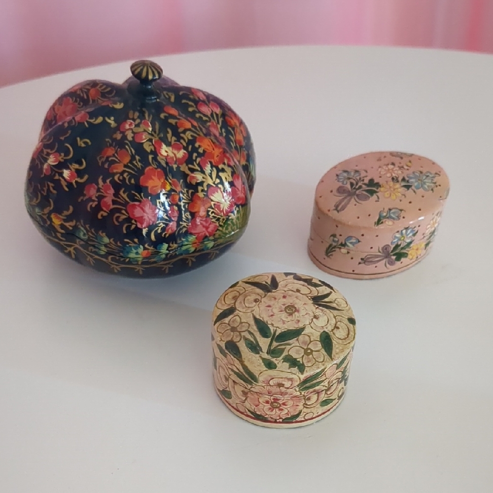 Floral Decorative Cloisonne Laquer Boxes Set
